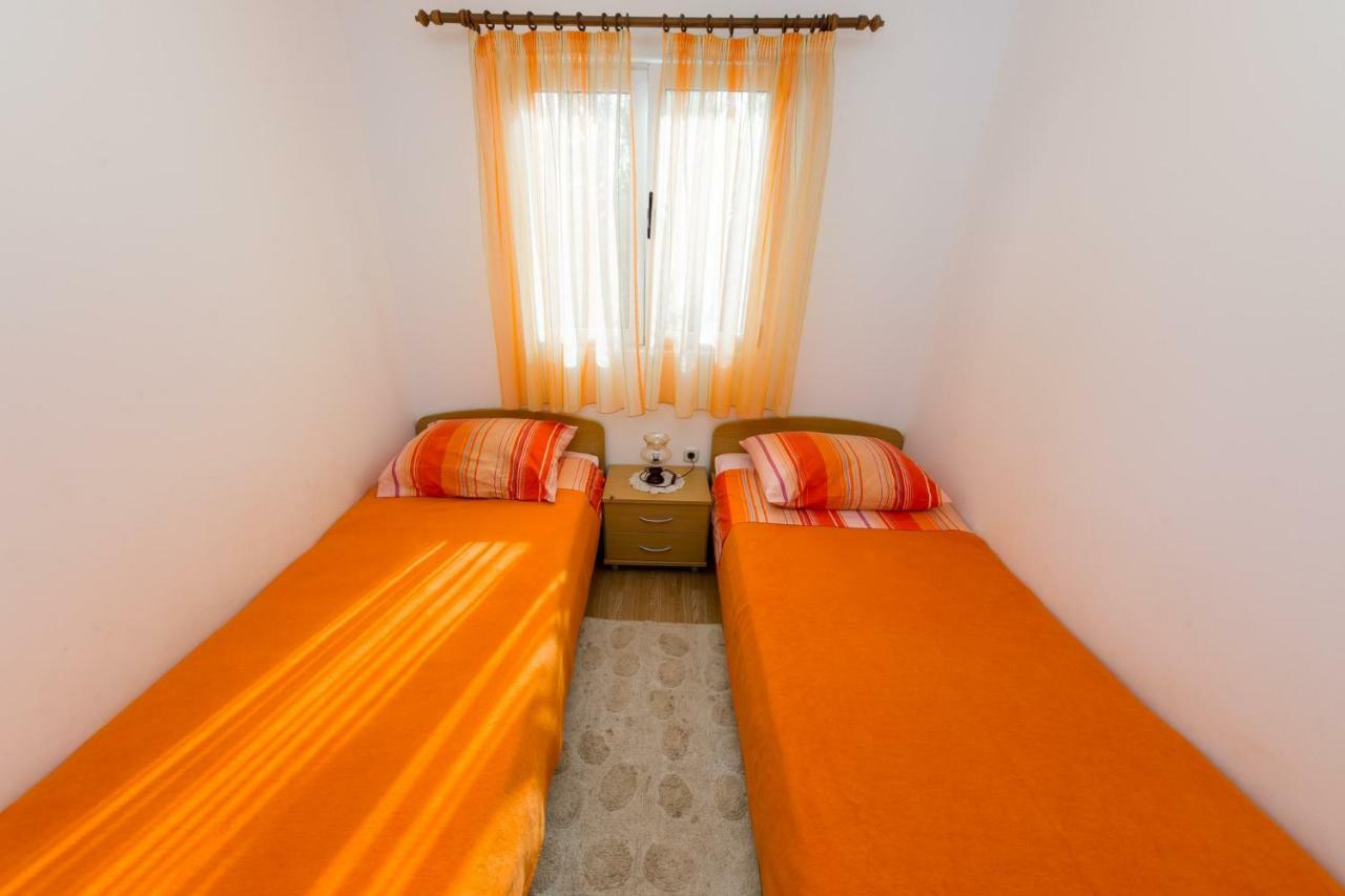 Mare&Karlo Apartment Drvenik Mali Exterior photo