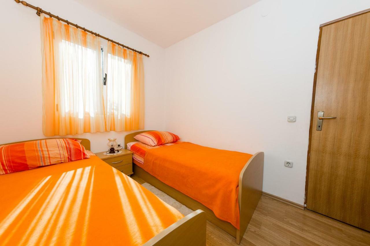 Mare&Karlo Apartment Drvenik Mali Exterior photo